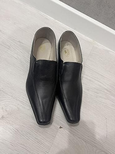 женские оксфорды: Классические женские туфли-лоферы на невысоком каблуке. - Цвет — 3