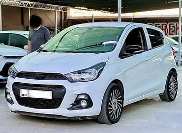 Chevrolet Spark: 2017 г., 1 л, Автомат, Бензин, Хэтчбэк