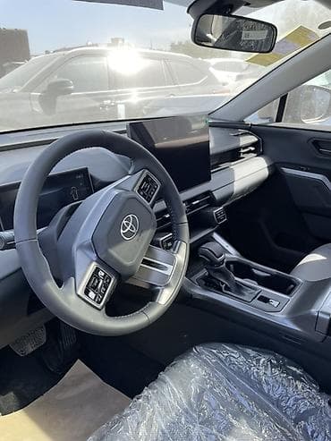 camry 80: Toyota RAV4: 2026 г., 2 л, Автомат, Бензин, Внедорожник — 5