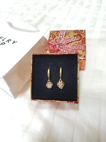 Золотые серьги на девочек, изящный дизайн и крепкая застежка( желтое и