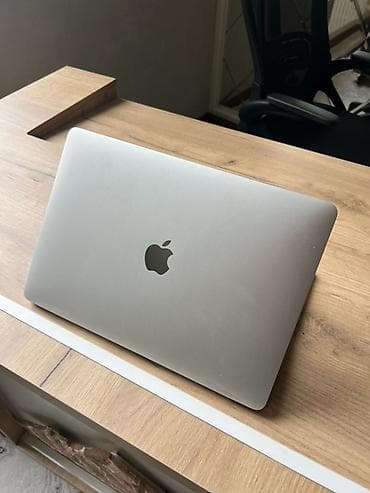 Apple MacBook Pro 13" (серебристый) - Дисплей: Retina - Клавиатура