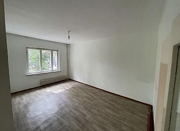 Недвижимость: 1 комната, 45 м², Аламедин-1 мкр 105 серия, 2 этаж — 1