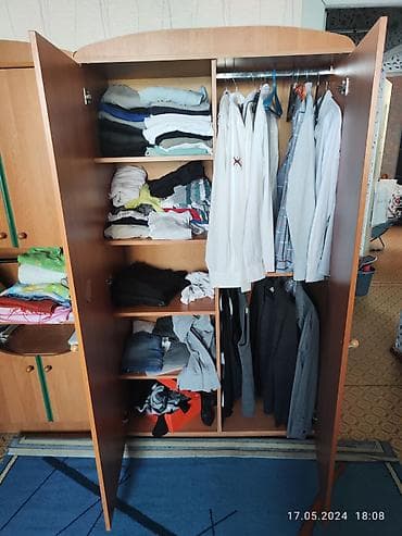 балыкчы шкаф: 3 шкафараздельные состояние среднее, высота 180 глубина 40, ширина — 3