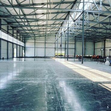 заливка пола: Стяжка Бесплатная консультация, Гарантия Больше 6 лет опыта — 1