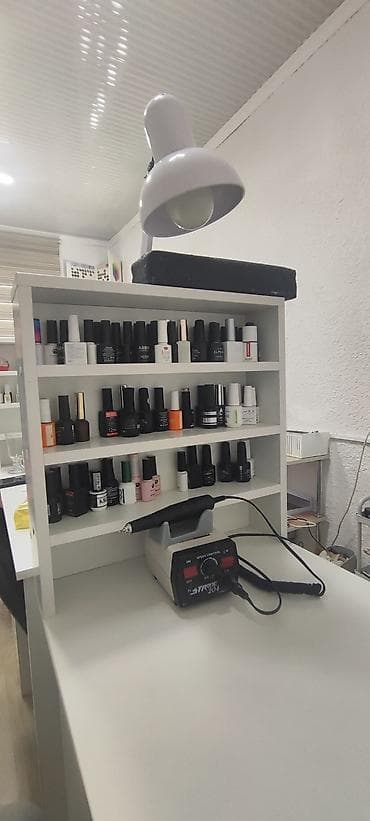 Сдается маникюрный стол в аренду. Цена договорная, звоните