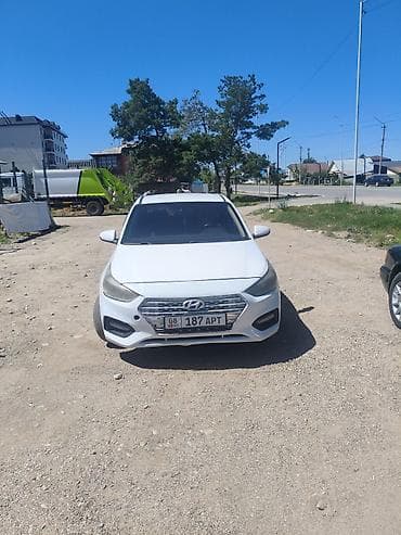 Hyundai Solaris: 2017 г., 1.4 л, Кол менен иштөөчү, Бензин, Седан — 3