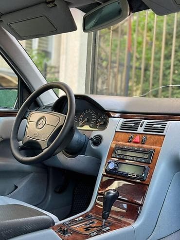 Продажа авто: Mercedes-Benz E-Class: 1999 г., 2.4 л, Автомат, Бензин, Седан — 7