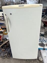 холодильник кичинекей: Холодильник Hitachi, Однокамерный — 1