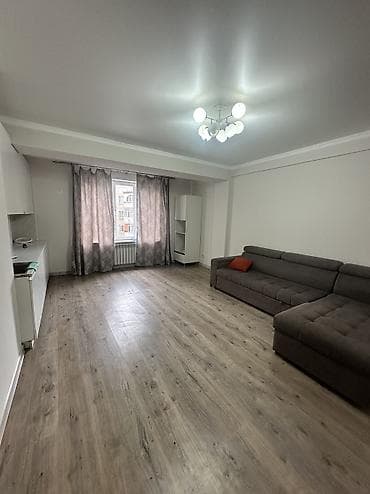 red centr: 3 комнаты, 77 м², Элитка, 3 этаж, Косметический ремонт — 1