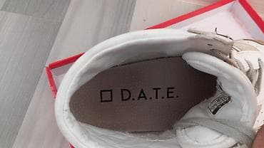 Мужские кроссовки, 40, Б/у, цвет - Белый at lalafo.kg Мужские кроссовки, 40, Б/у, цвет - Белый