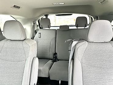 семи местный: Toyota Sienna: 2021 г., 2.5 л, Гибрид, Минивэн — 10