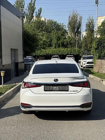 lexus ct 200h 2016: Lexus ES: 2022 г., 2.5 л, Типтроник, Гибрид, Седан — 7
