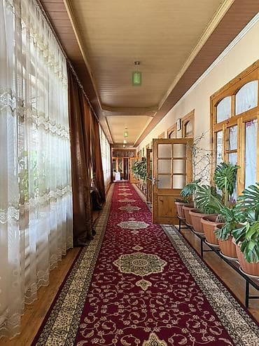 дом с магазинам: Просторный частный дом с большим благоустроенным двором и садом. Что — 6