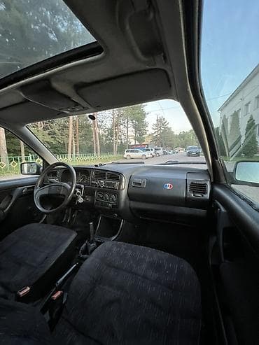 гольф 1997: Volkswagen Golf: 1993 г., 1.6 л, Механика, Бензин, Хэтчбэк — 5