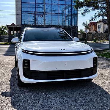 range river: Lixiang L6: 2024 г., 1.5 л, Гибрид, Кроссовер — 1