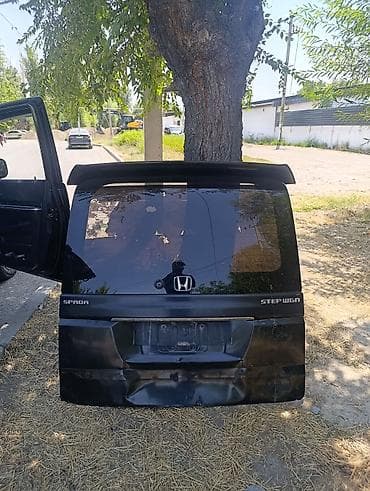 панель спада: Задняя дверь багажника для Honda Stepwgn Spada - Оригинальная пятая — 1