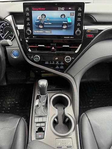 corolla s: Toyota Camry: 2021 г., 2.5 л, Автомат, Гибрид, Седан — 10