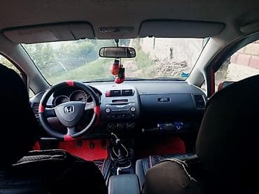 Honda Jazz: 2004 г., 1.4 л, Механика, Хэтчбэк — 2