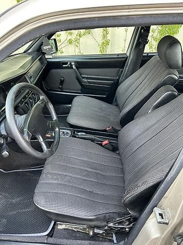 m5 cs: Mercedes-Benz 190: 1987 г., 2 л, Бензин, Седан — 7