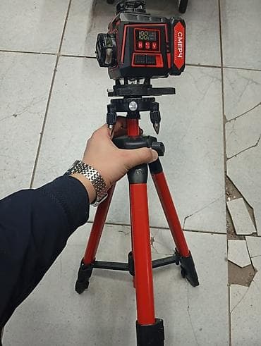 Лазерный нивелир «Смерч» на штативе. - Самонивелирующийся лазерный