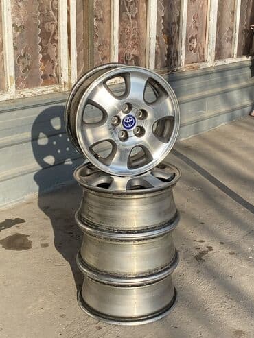 купить диски на ауди: Литые Диски R 16 Toyota, Комплект, отверстий - 5, Б/у — 4