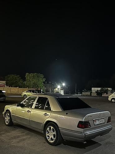 bvd e2: Mercedes-Benz W124: 1992 г., Седан — 6