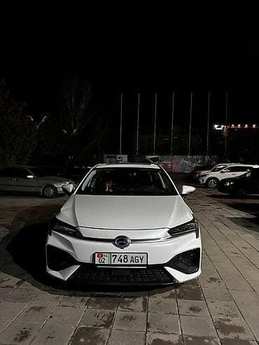 rx 5700xt: GAC Aion S Plus, белый седан с современным динамичным дизайном — 5