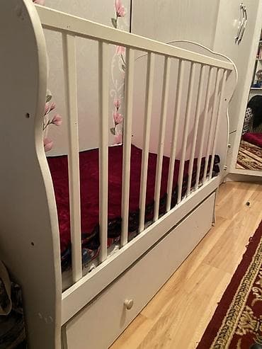 bunk bed: Манеж-кровать, Б/у, С комодом — 1