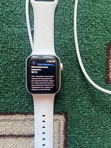 часы coros: Apple Watch SE (GPS) 40 мм, алюминий ОРИГИНАЛЬНЫЙ Покупала год — 4