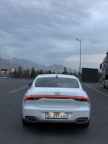 200: Hyundai Grandeur: 2019 г., 3 л, Автомат, Газ, Лифтбек — 4