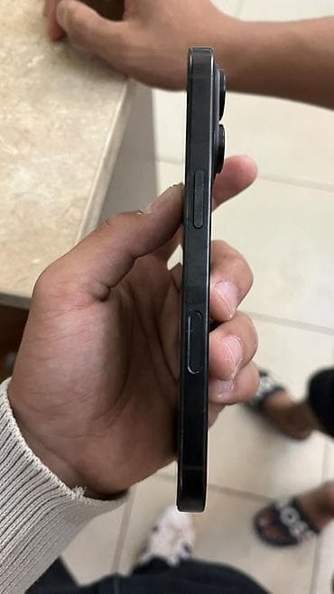 iphone в корпусе 16: IPhone 16
Pro цвет Black Titanium
АКБ 90%
Память 256 — 3