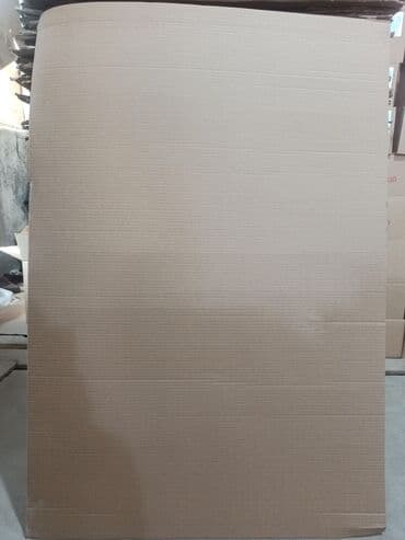 продаю глобус: Продаю картон размер 1.1на 0.8см — 1