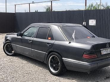 mers 211: Mercedes-Benz W124: 1994 г., 2.2 л, Механика, Бензин, Седан — 4