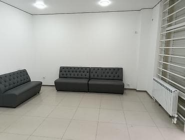 продаю офисное помещение: Продажа офисов 70 м², С ремонтом, С мебелью, Многоэтажное здание, 1 этаж — 3