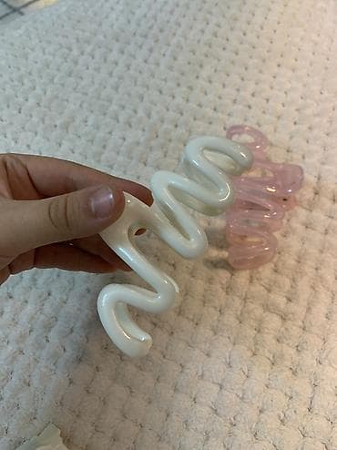 Личные вещи: Заколки, крабики на голову. два больших крабика белого и розового — 5