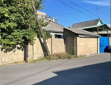 Дома: 🏡 Продаётся 3-комнатный дом в мкр. Достук! 📐 Площадь дома: 72 м² 🌿 — 8
