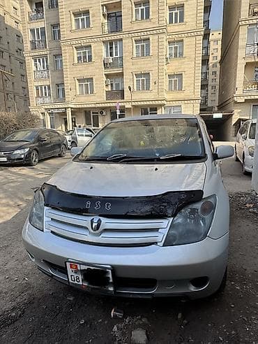 e star: Toyota Ist: 2003 г., Автомат, Бензин, Хэтчбэк — 4