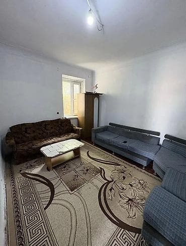 боконбаева правда: 45 м², 3 комнаты, Утепленный, Забор, огорожен — 1