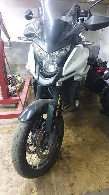 двигатель на мото: Эндуро Honda, 1200 куб. см, Бензин, Взрослый — 1