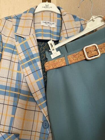 костюм шым: Совершенно новый, цвет приятный, сидит идеально! Брала дорого. Звонить — 1