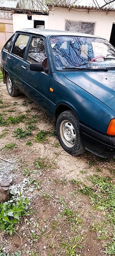 Унаа сатуу: Москвич : 2001 г., 0.1 - engine capacity л, Вариатор, Бензин, Хетчбек — 3