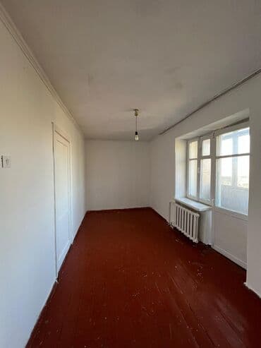 продаю 2х ком кв бишкеке без ремонта токтогул ткрусбекова: 2 комнаты, 42 м², Индивидуалка, 5 этаж, Косметический ремонт — 3