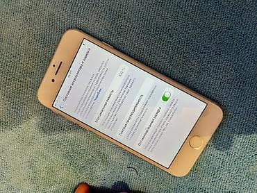 айфон 7 с: IPhone 8, 64 ГБ, цвет Gold - Touch рабочий - True Tone есть - Акб — 6