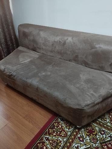 Прямые диваны: Прямой диван, Б/у — 1