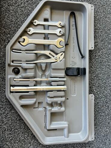 бу наборы ключей: Комплект ключей на БМВ Е34. 6 предметов и кейс. Ключи в отличном — 4