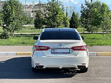 сиденьие: Toyota Camry: 2021 г., 2.5 л, Автомат, Бензин, Седан — 5
