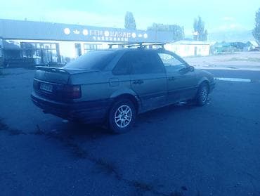 Унаа сатуу: Volkswagen Passat: 1988 г., 1.8 л, Кол менен иштөөчү, Бензин, Седан — 2