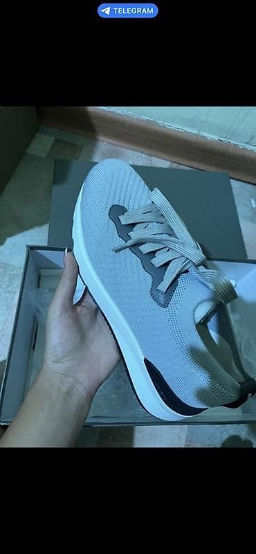 Кроссовки повседневные, серо-бежевые - Верх: дышащий — 1