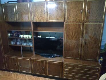 белый письменный стол: Гарнитур для зала, ДСП, цвет - Коричневый — 1