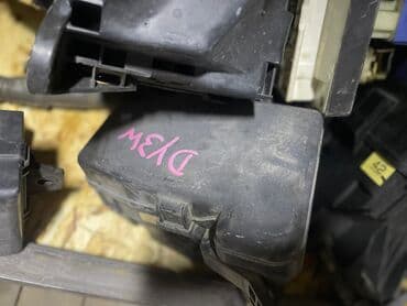 продаю дом: Петли капота Toyota, Б/у, Оригинал — 14